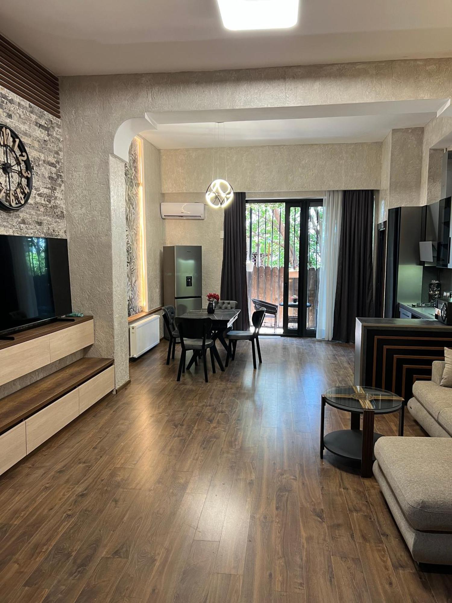 Hotel Livin 第比利斯 外观 照片
