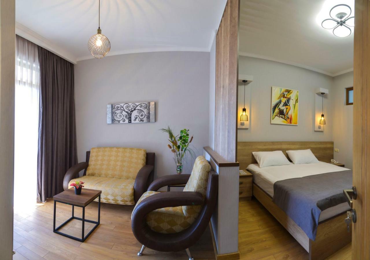 Hotel Livin 第比利斯 外观 照片