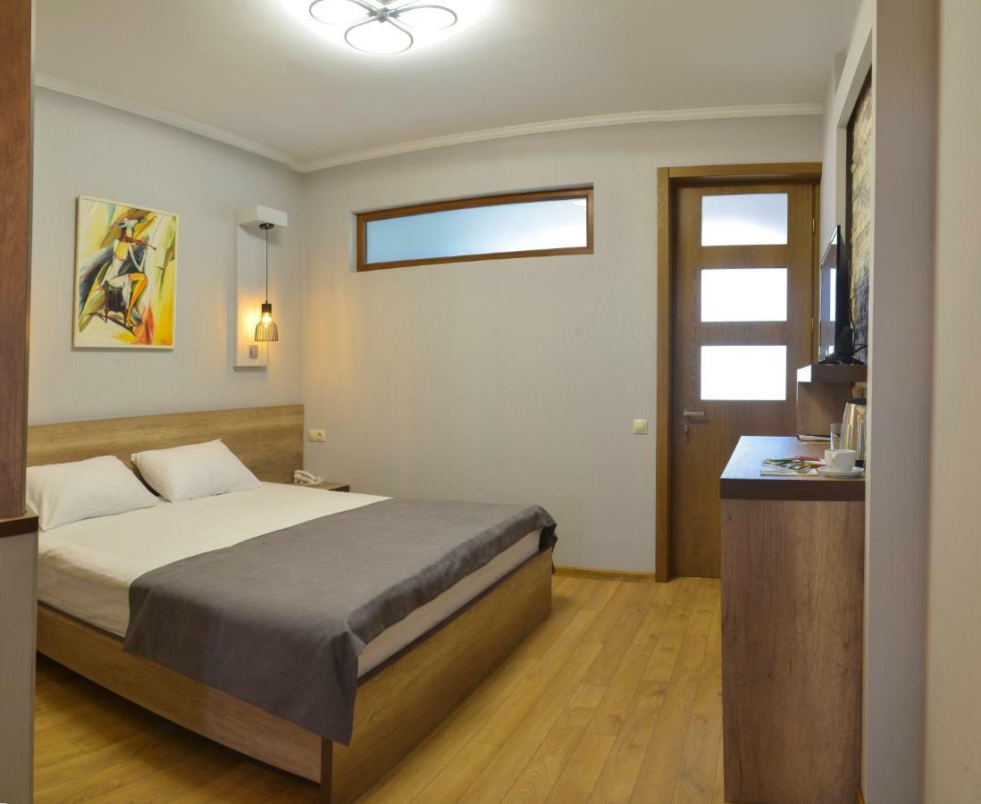 Hotel Livin 第比利斯 外观 照片