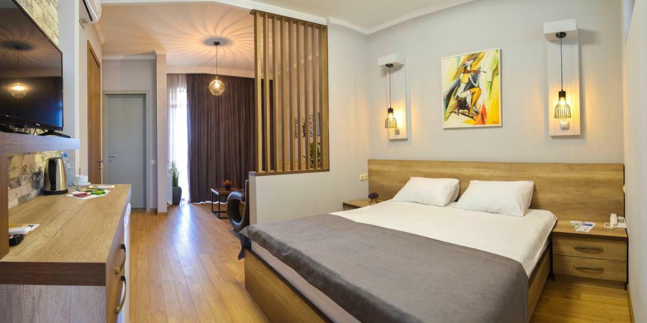 Hotel Livin 第比利斯 外观 照片
