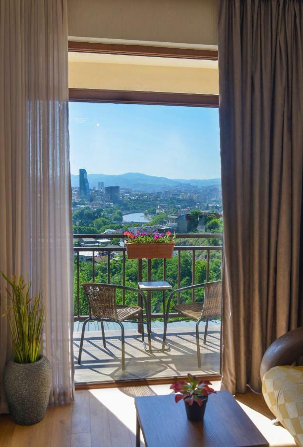 Hotel Livin 第比利斯 外观 照片
