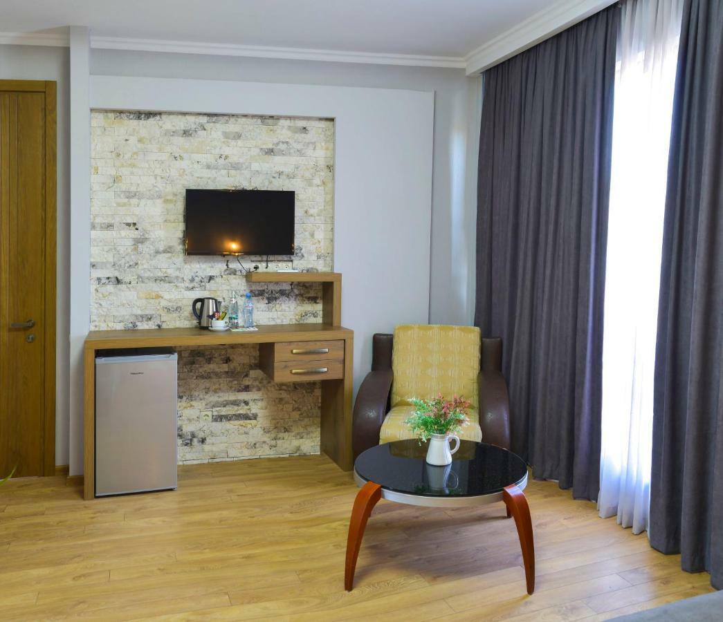 Hotel Livin 第比利斯 外观 照片